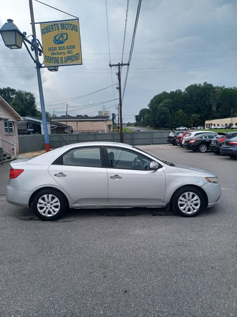 2010 Kia Forte LX AT's photo
