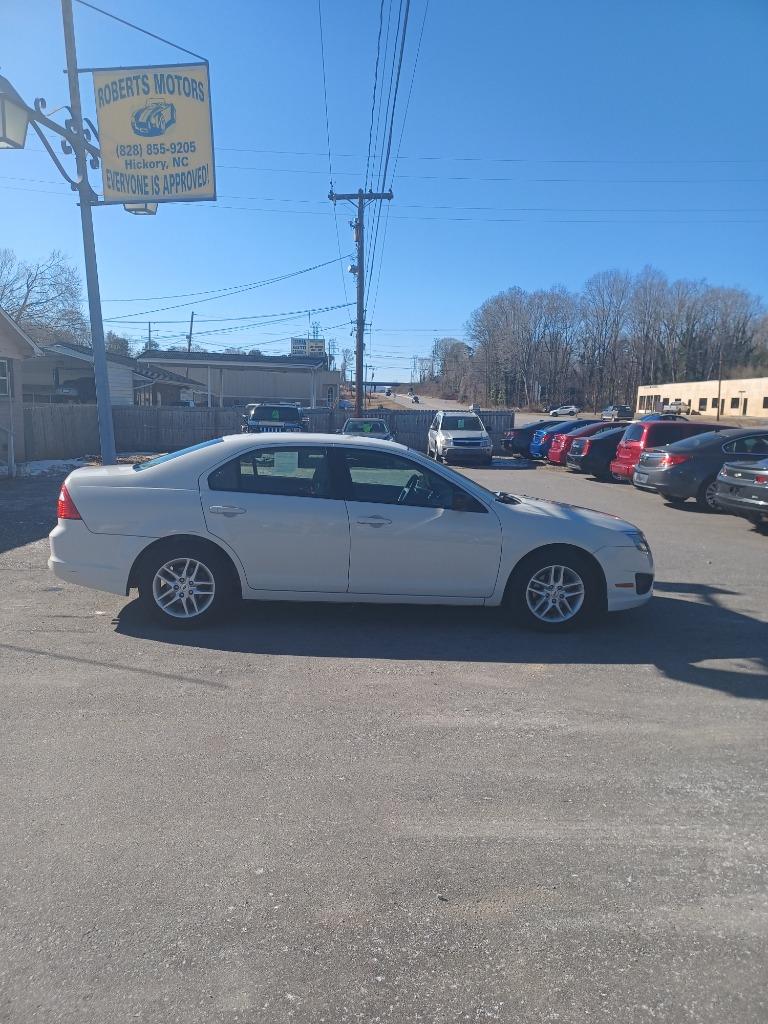 2012 Ford Fusion S's photo