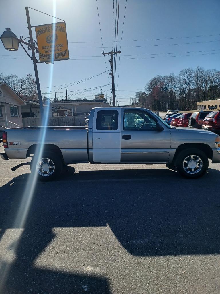 2003 GMC Sierra 1500 SLE's photo