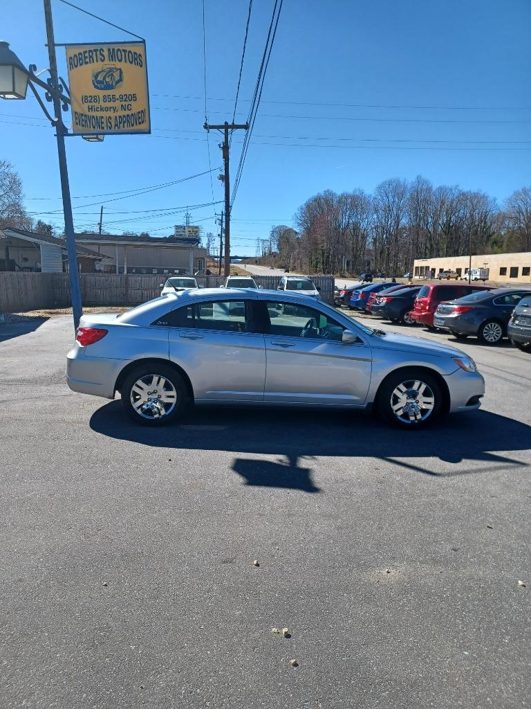 2012 Chrysler 200 LX's photo