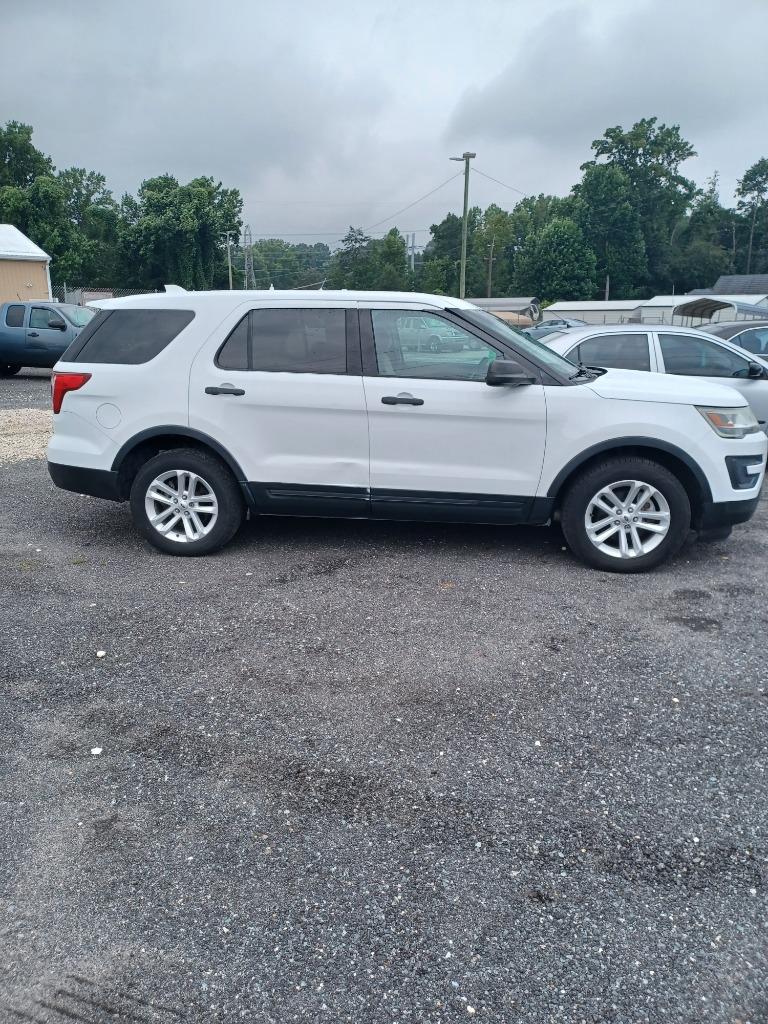 2016 Ford Explorer Base's photo