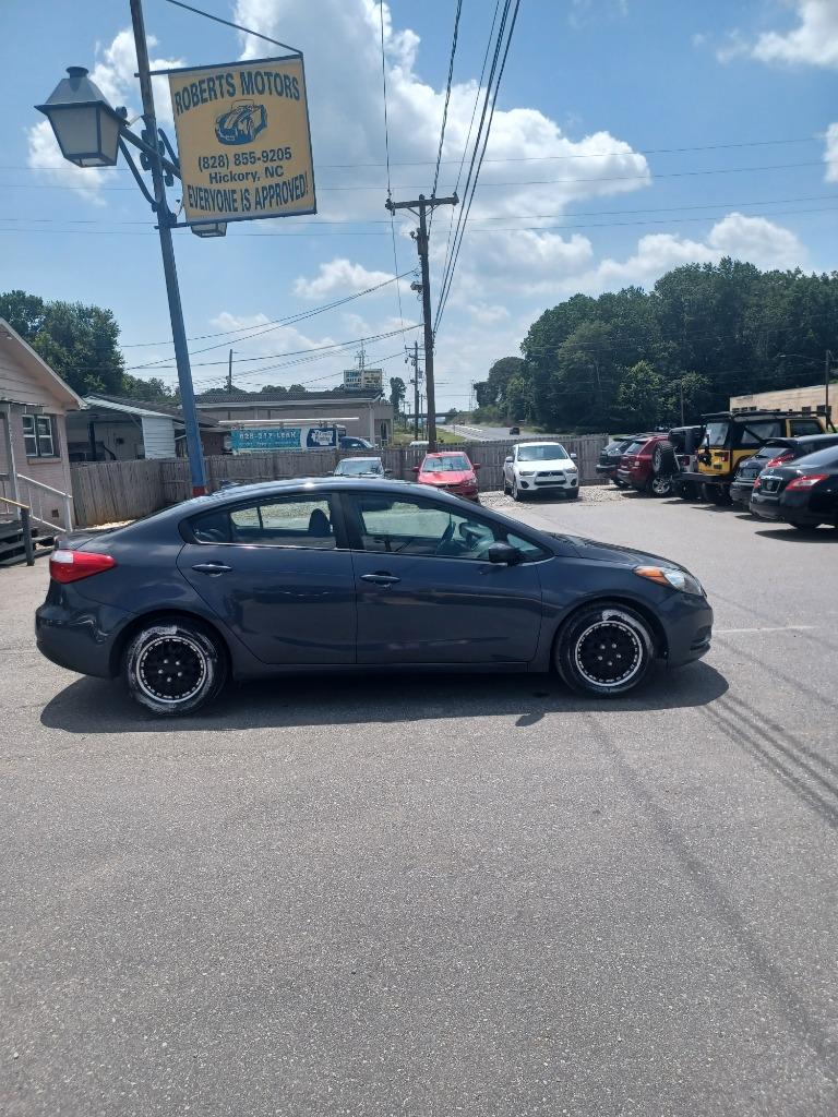 2016 Kia Forte LX's photo