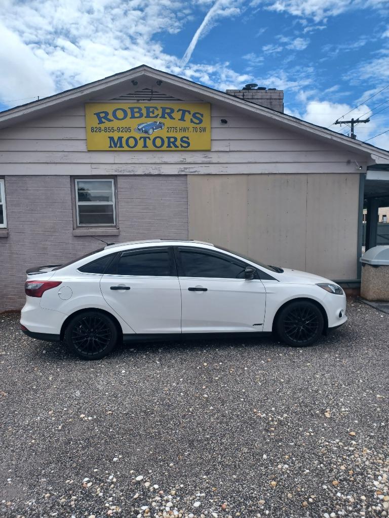 2014 Ford Focus Titanium's photo