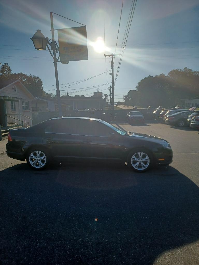 2012 Ford Fusion SE's photo