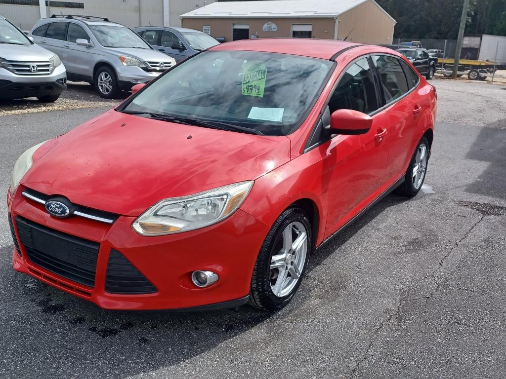 2012 Ford Focus SE's photo